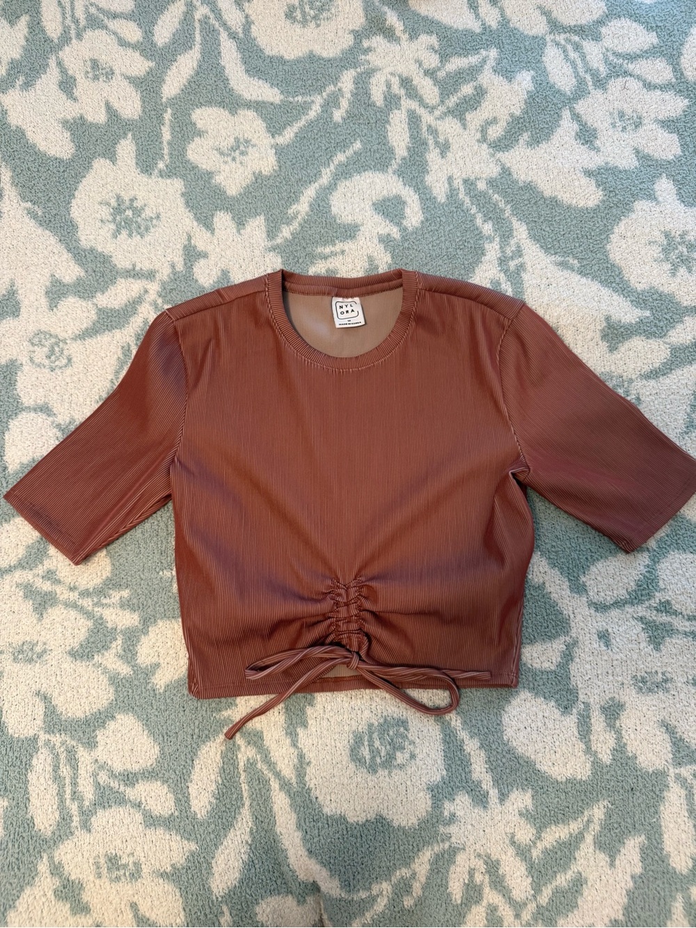 NYLORA Ribbed Cinch-Front Crop Top in Pink